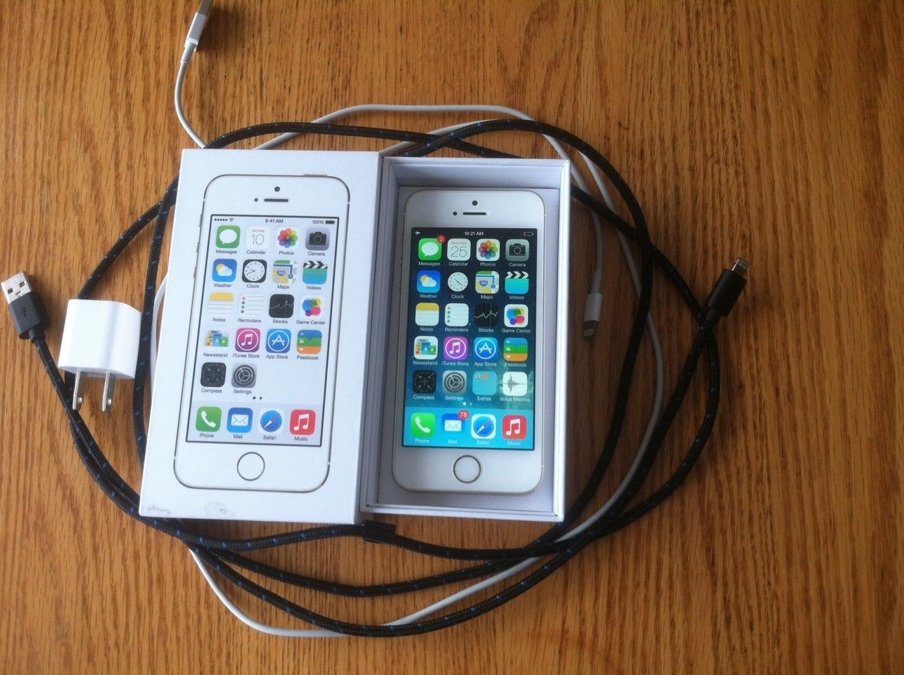 New Apple iPhone 5s (Latest Model) 64GB - Silver (Unlocked) Smartphone
