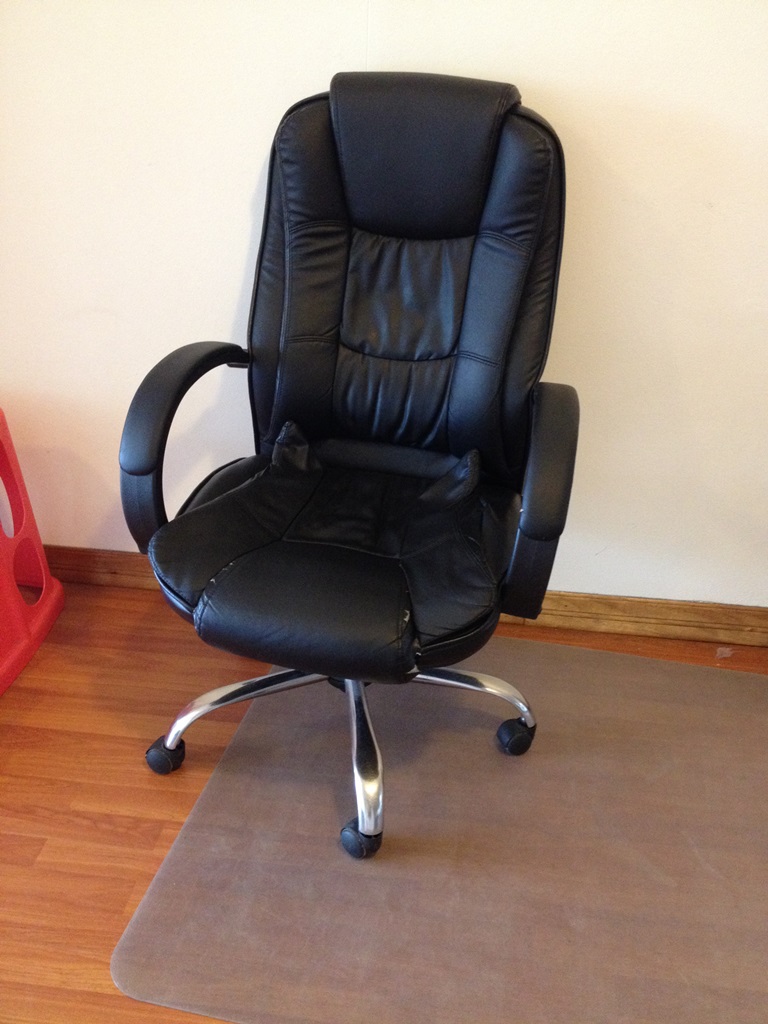  PU leather office chair - Black - Used 